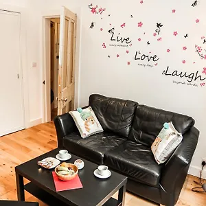 Chic & Bright Flat Near Holyrood Park Edimburgo